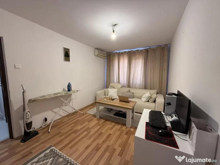 Apartament cu 4 camere semidecomandat în Șagului