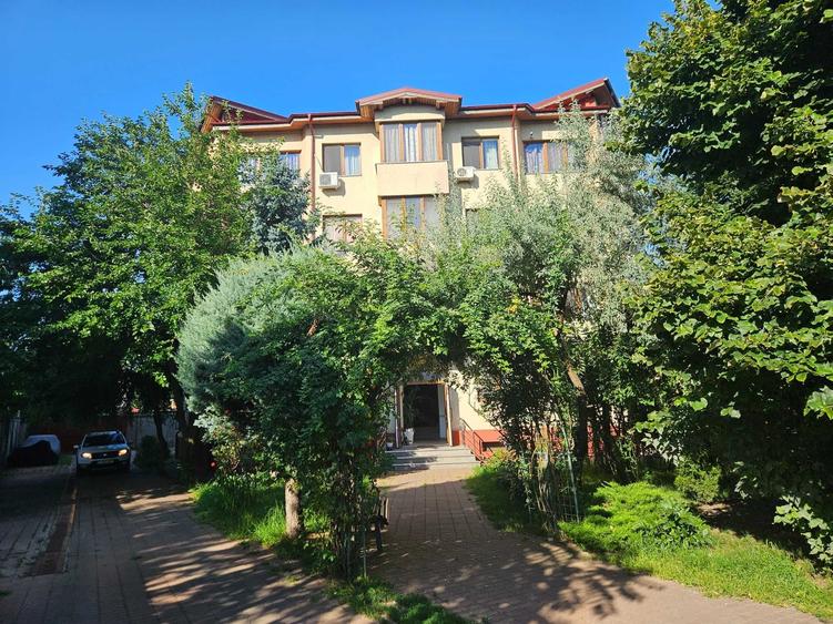 Apartament cu 2 camere decomandat în Lacul Morii