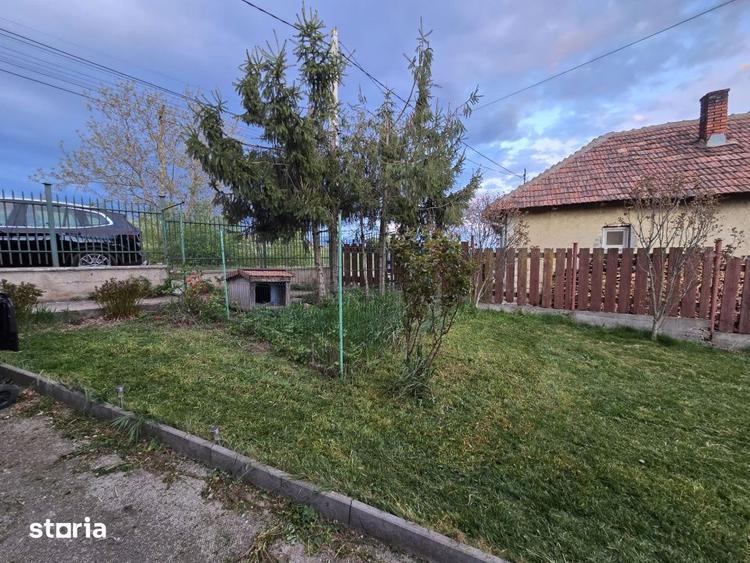 Casă cu 5 camere cu Canalizare în Dâmbul Rotund