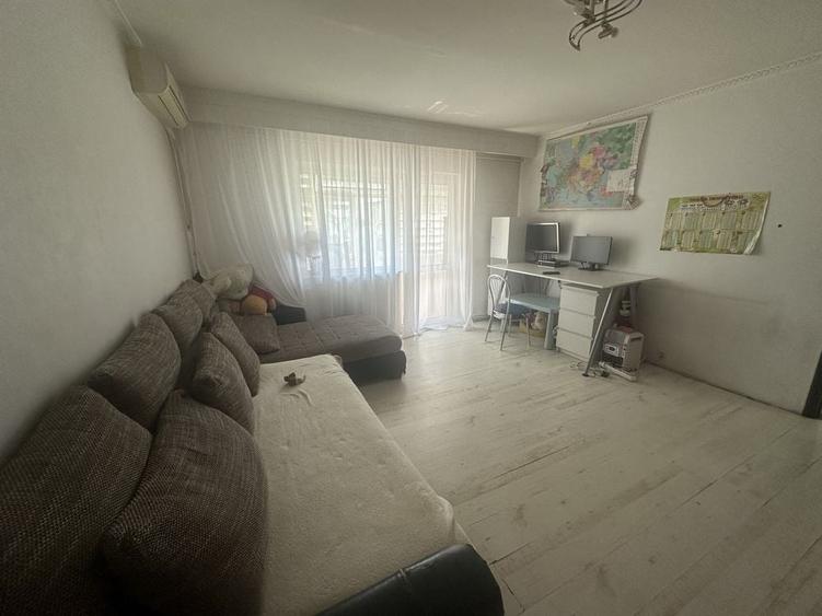 Apartament cu 2 camere semidecomandat în Prundu