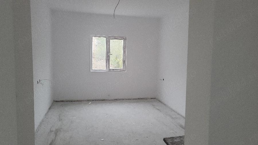 Casă cu 3 camere cu Teren 230 Mp în Lumina