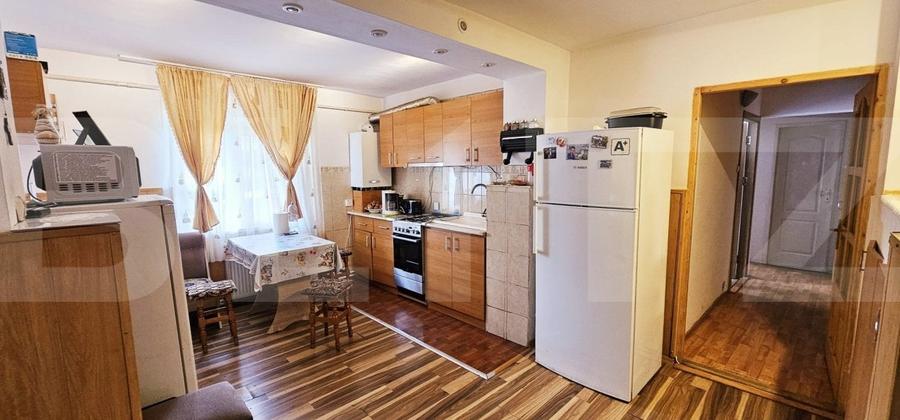 Apartament de vanzare, cu 3 camere, decomandat, 68mp, parter înalt - 1