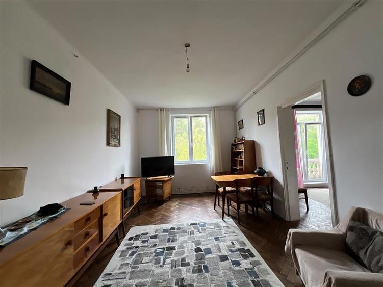 Apartament cu 3 camere semidecomandat în Ultracentral