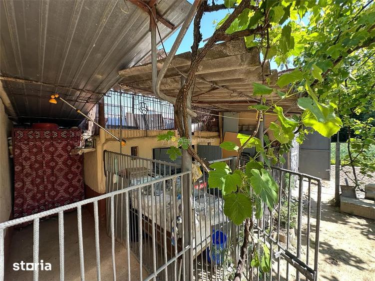Casă cu 2 camere cu Teren 1501 Mp în Central
