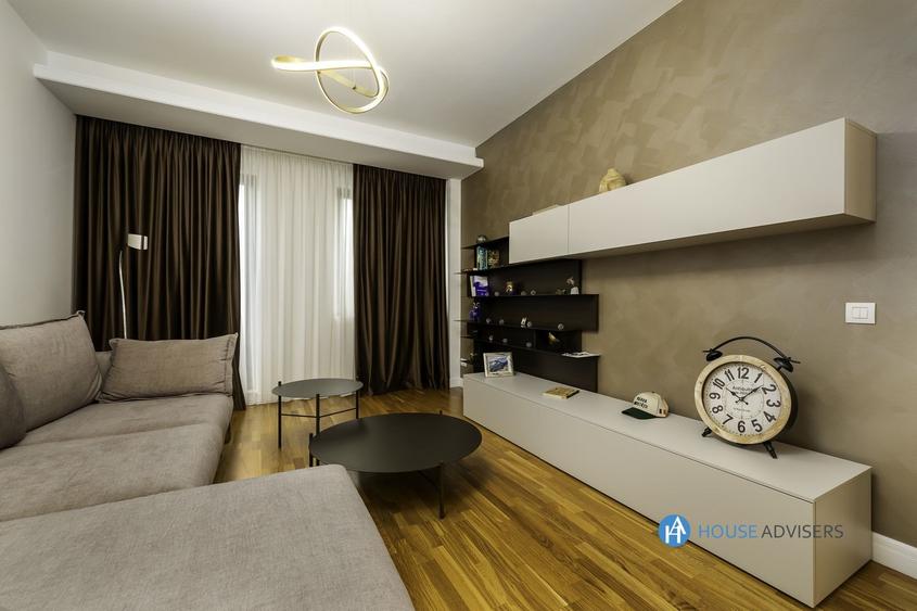 Apartament cu 3 camere, mobilat în Romană