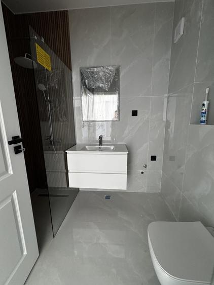 Apartament cu 2 camere semidecomandat în Florești