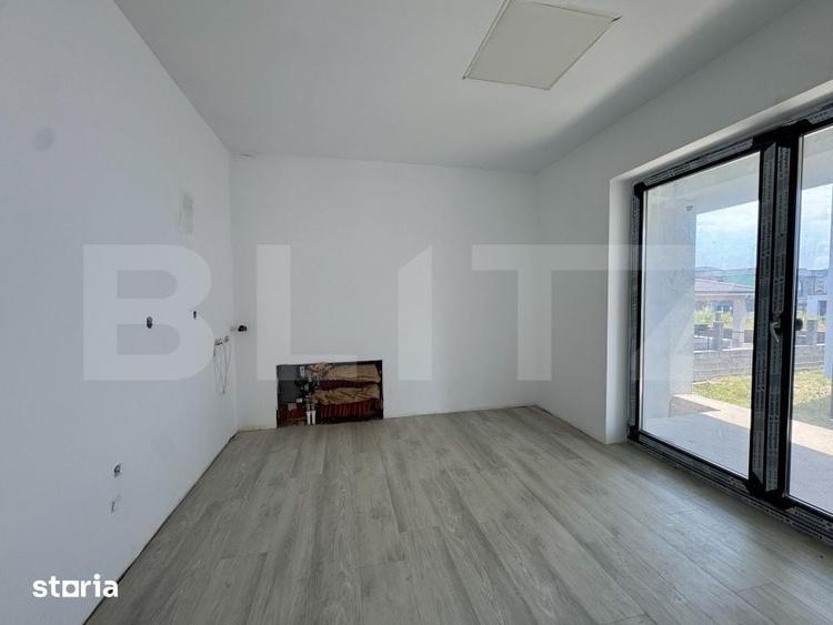 Casă cu 4 camere cu Teren 528 Mp în Corunca