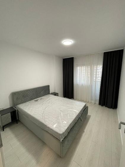 Apartament cu 3 camere decomandat, mobilat în Central