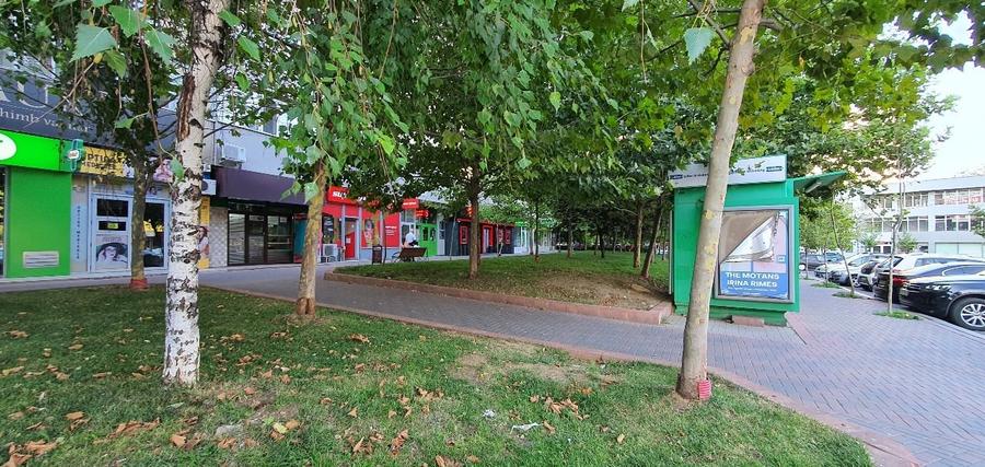 Apartament cu 3 camere semidecomandat, mobilat în Vitan