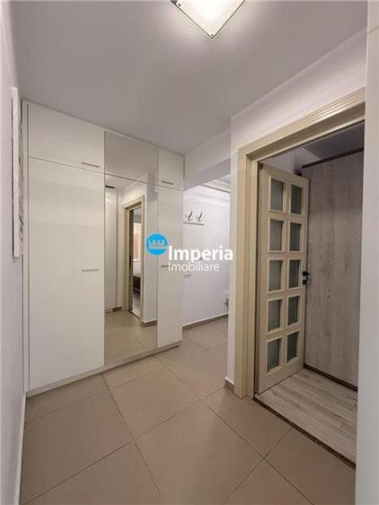 Apartament cu 2 camere semidecomandat în Podul de Fier