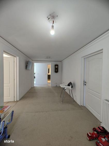 Casă cu 3 camere în Călugareni