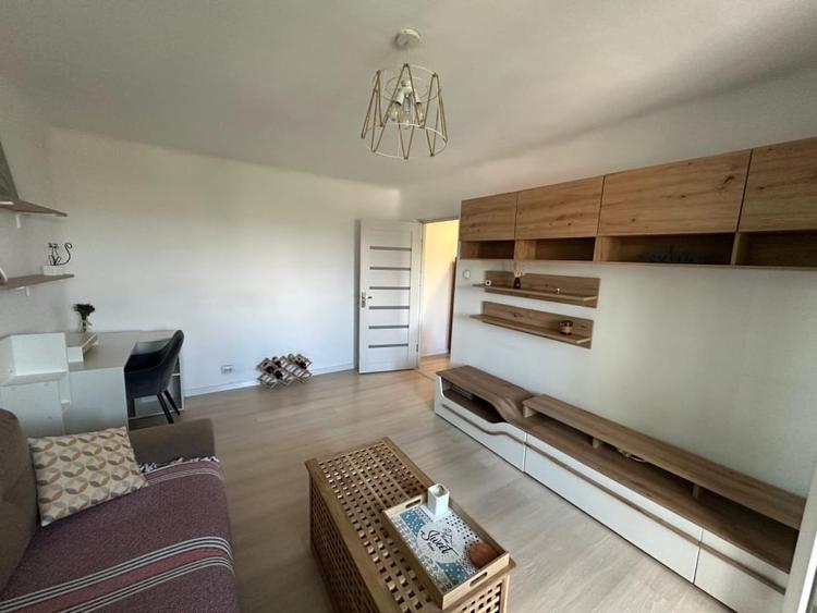 Apartament cu 2 camere decomandat, mobilat în Rovine