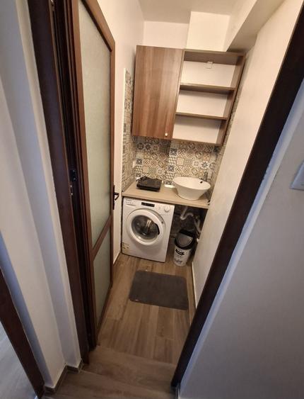 Apartament cu 2 camere decomandat în Podul de Fier