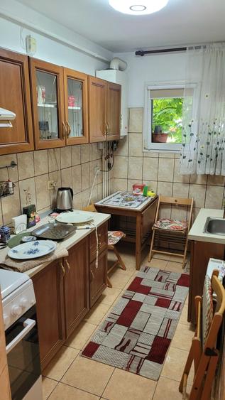 Apartament cu 2 camere semidecomandat în Calea București