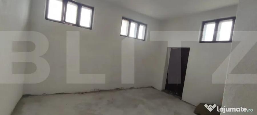Spațiu comercial, de 200 mp, în Central