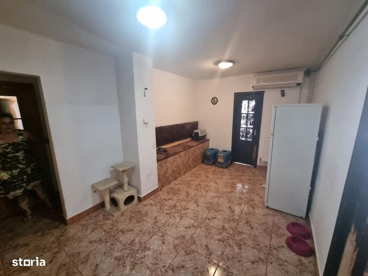 Apartament cu 2 camere decomandat în Far