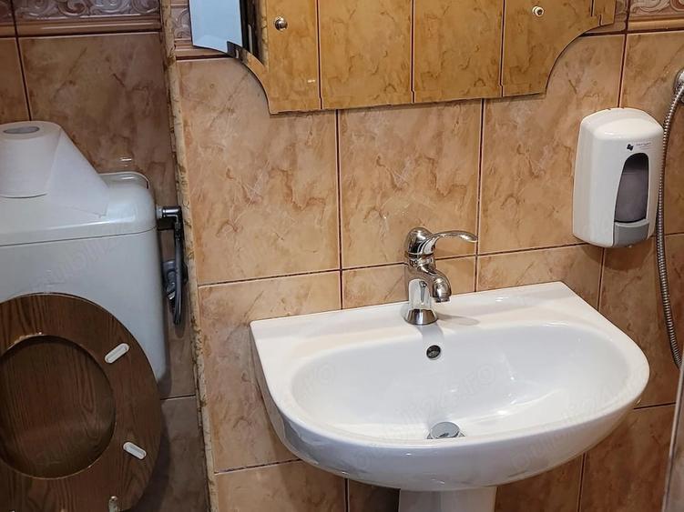 Apartament cu 5 camere decomandat în Unirii