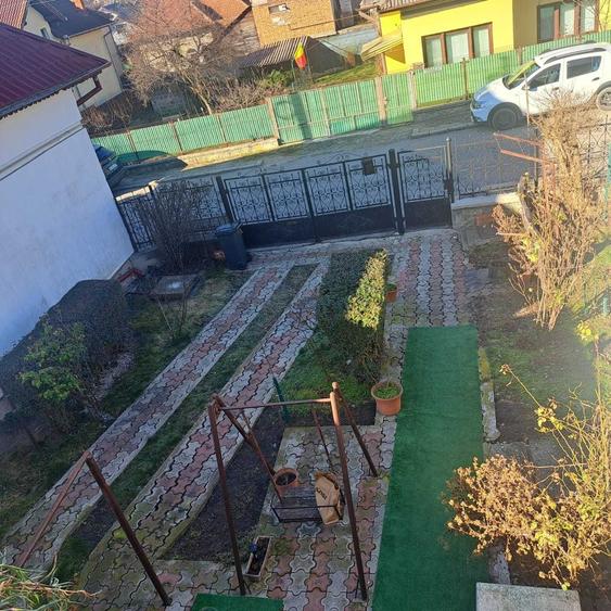 Casă cu 4 camere în Central