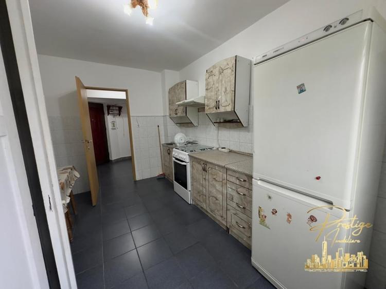 Apartament cu 2 camere decomandat, mobilat în Decebal