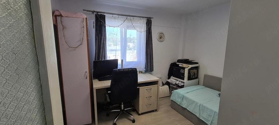 Apartament cu 4 camere decomandat în Nicolae Titulescu