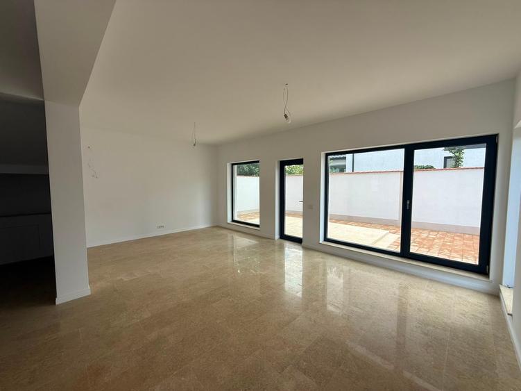 Casă individuală cu 4 camere cu Teren 280 Mp în Prelungirea Ghencea