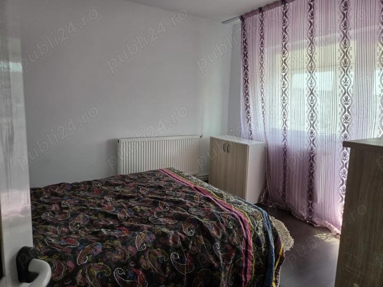 Apartament cu 3 camere decomandat în Sud