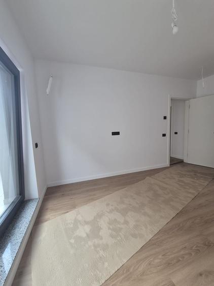 Apartament cu 3 camere decomandat în Theodor Pallady