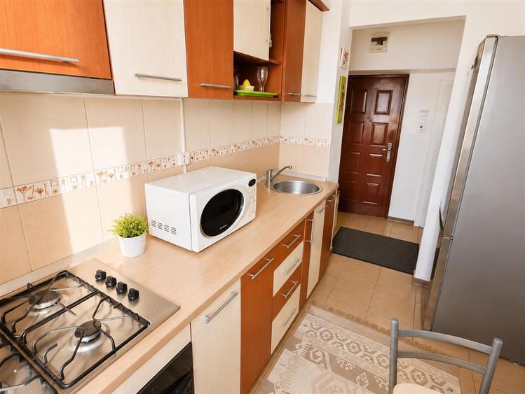 Apartament cu 2 camere semidecomandat în Astra