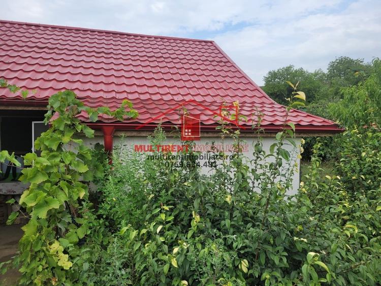 Casă individuală cu 3 camere cu Teren 2663 Mp în Telița
