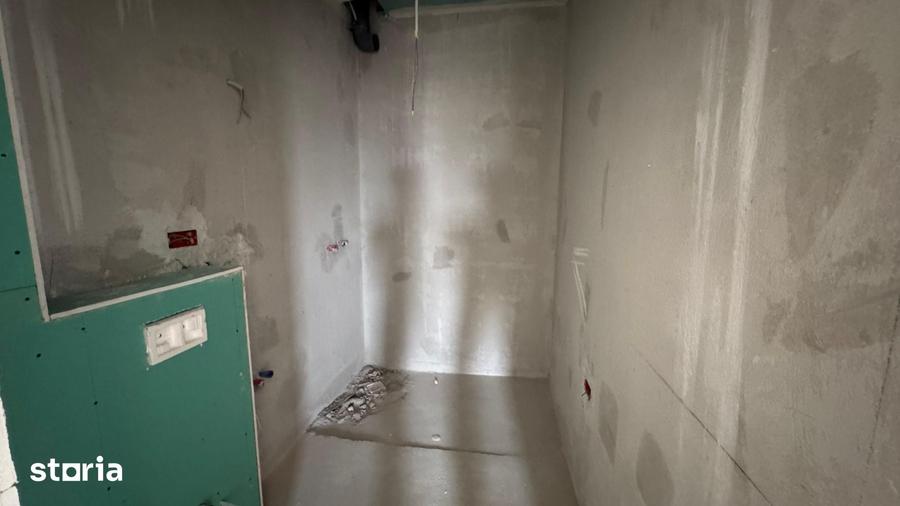 Apartament cu 3 camere decomandat în Torontalului