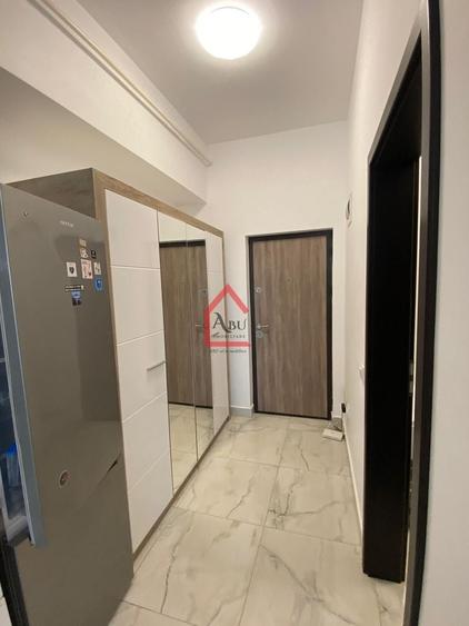 Apartament cu 2 camere semidecomandat, mobilat în Nicolina