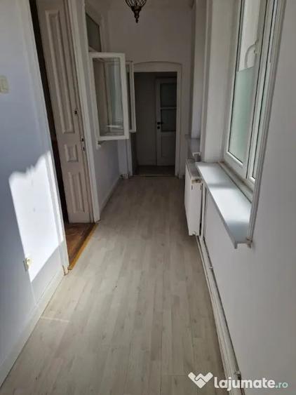 Casă cu 3 camere în Central