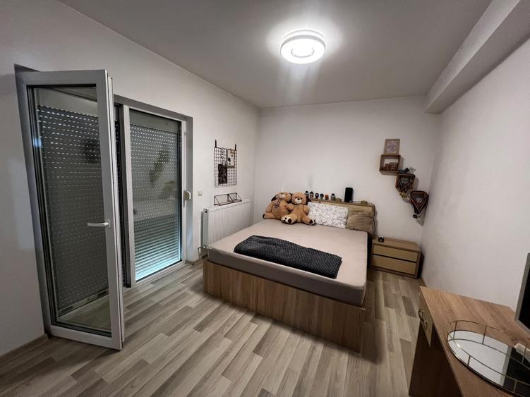 Duplex cu 4 camere cu Canalizare în Domnești