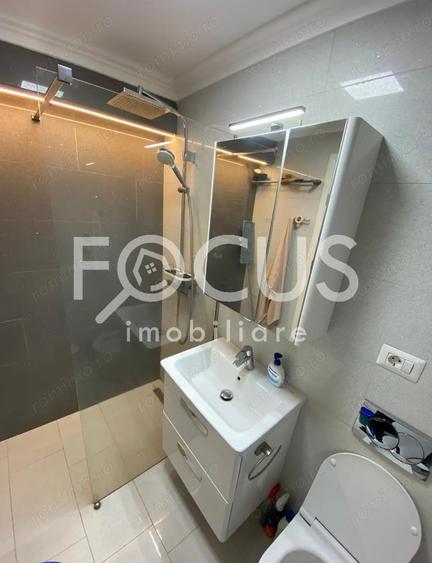 Apartament cu 3 camere semidecomandat în Spitalul Județean