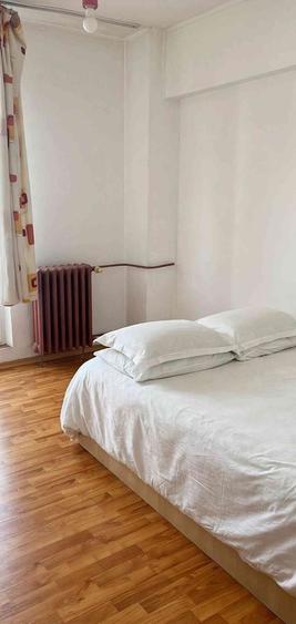 Apartament cu 4 camere semidecomandat, mobilat în Rahova