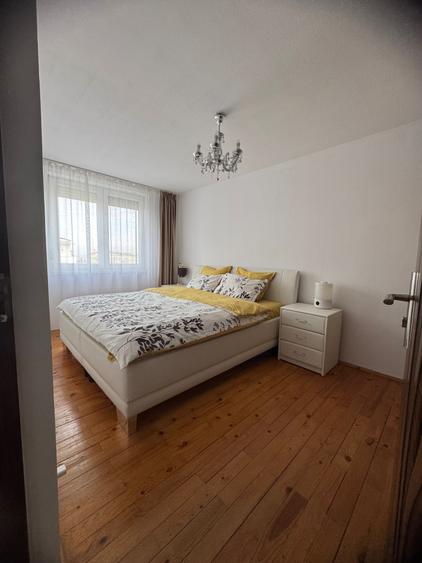 Apartament cu 3 camere semidecomandat în Central