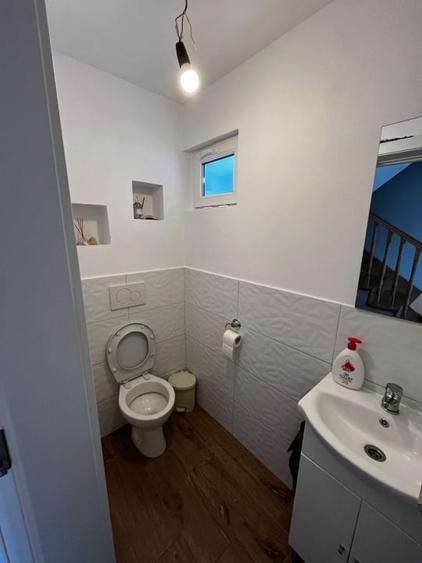 Casă individuală cu 5 camere cu Canalizare în Beclean