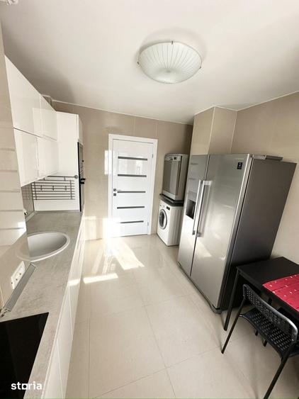 Apartament cu 3 camere semidecomandat în Drumul Taberei