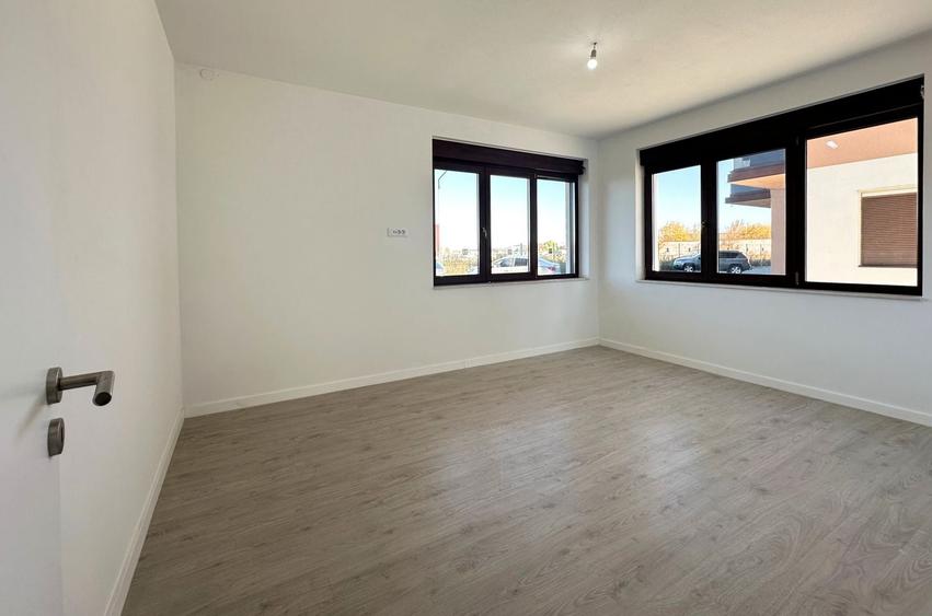 Apartament 2 camere 60 mp cu geam la baie lângă Paradisul Acvatic - 4