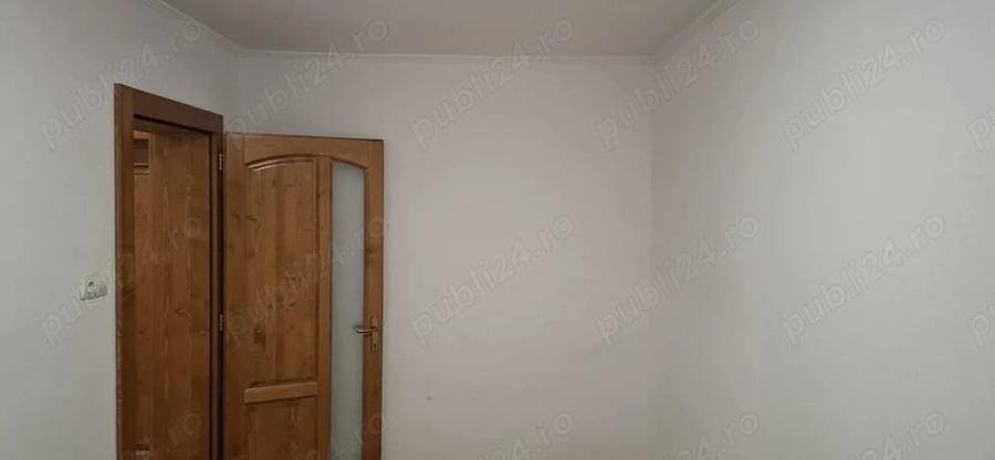 Apartament cu 3 camere nedecomandat în Central