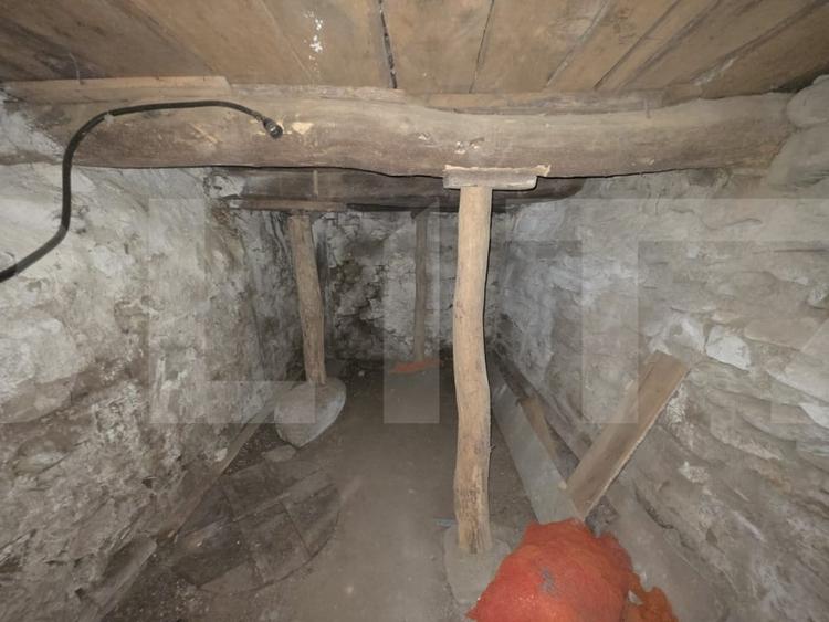Casă individuală cu 2 camere cu Teren 3618 Mp în Moacșa