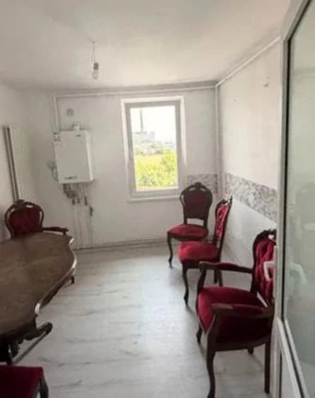 Apartament cu 2 camere decomandat în Craiter