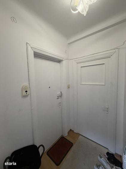 Apartament cu 3 camere semidecomandat în Gara de Nord