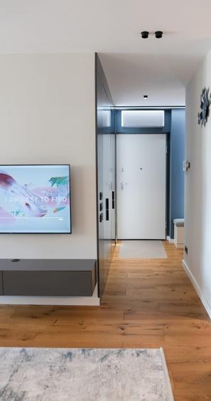 Apartament cu 3 camere decomandat în P-ța Victoriei