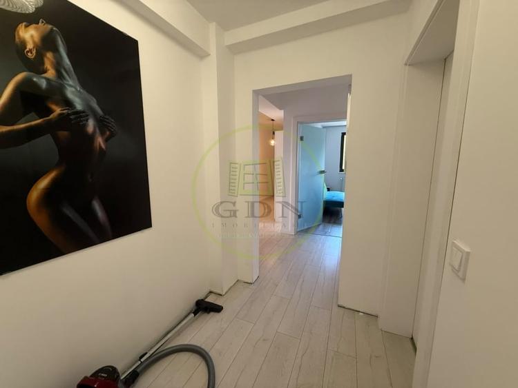 Apartament cu 3 camere decomandat, mobilat în Central