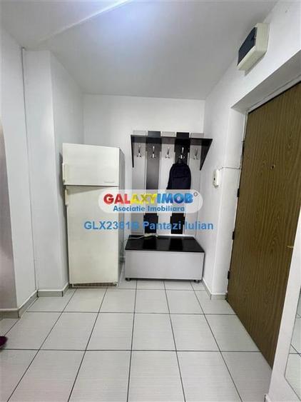 Apartament cu 3 camere semidecomandat, mobilat în Dristor