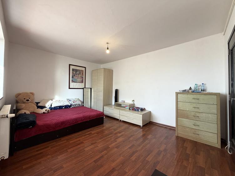 Apartament cu 3 camere decomandat, mobilat în Cetății