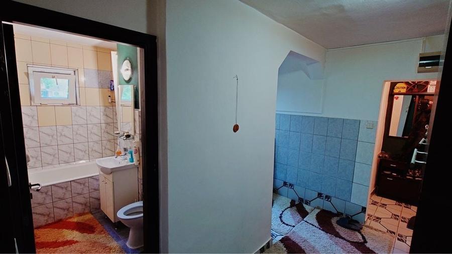 Garsonieră decomandată în Girocului