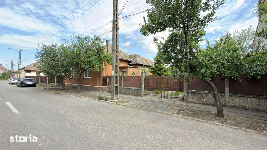 Casă cu 3 camere cu Canalizare în Central