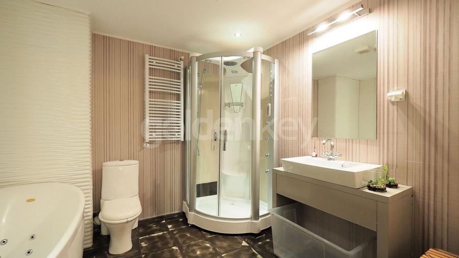 Apartament cu 3 camere semidecomandat în Herăstrău